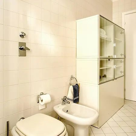 Elegant One-bedroom In Porta Romana Apartment Milan