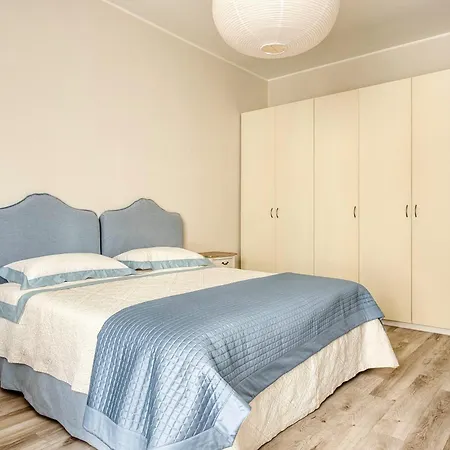 Elegant One-bedroom In Porta Romana Apartment